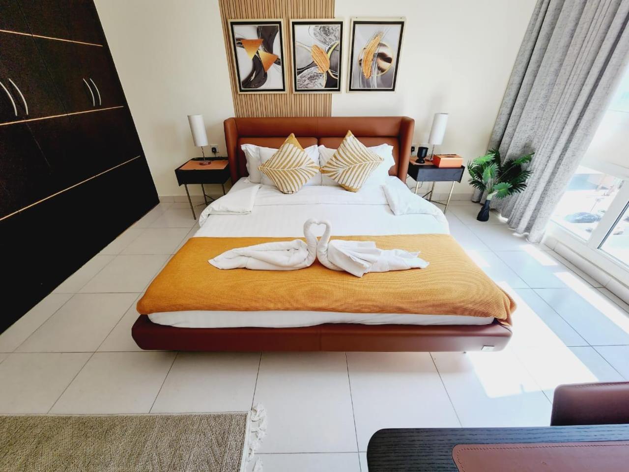 Lovely 1-Bedroom Apartment In The Heart Of Dubai Marina Exterior foto